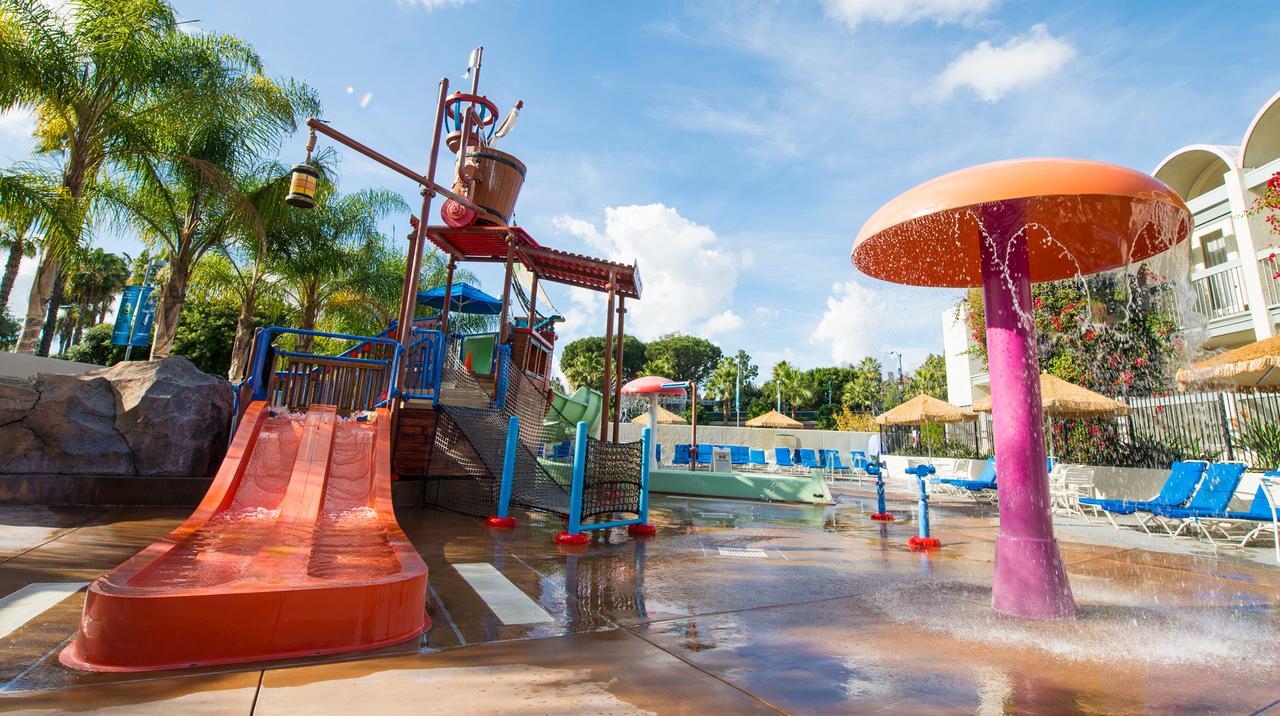 Howard Johnson By Wyndham Anaheim Hotel & Water Playground Εξωτερικό φωτογραφία