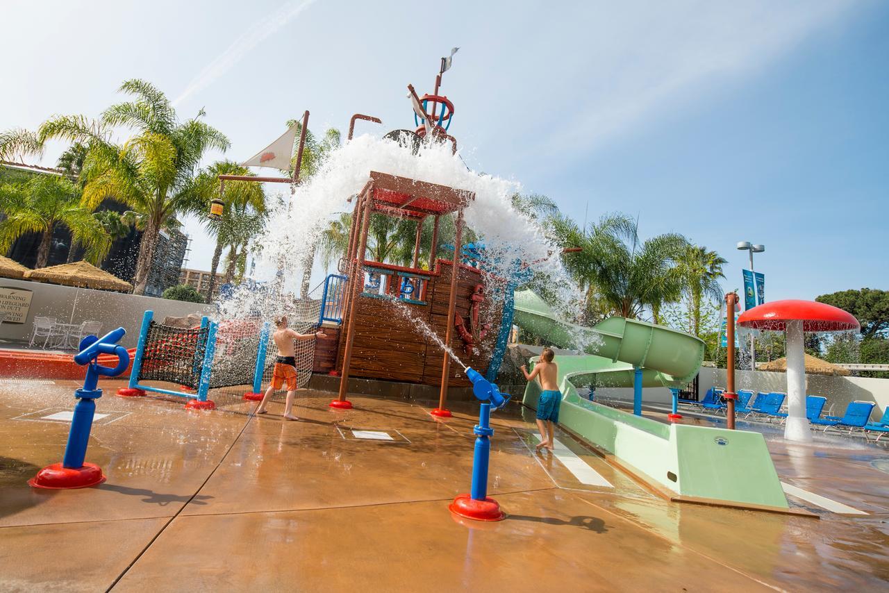 Howard Johnson By Wyndham Anaheim Hotel & Water Playground Εξωτερικό φωτογραφία